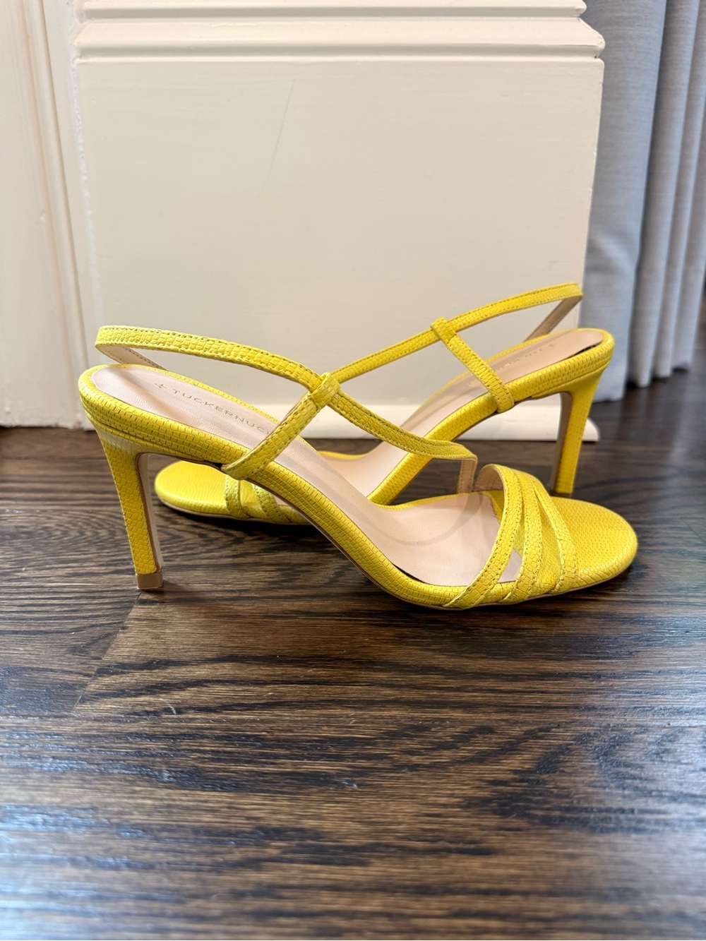 NWOT TUCKERNUCK SHOES Lemon Yellow Embossed Leather Scarlet Heels - size 8.5 - Picture 10 of 13